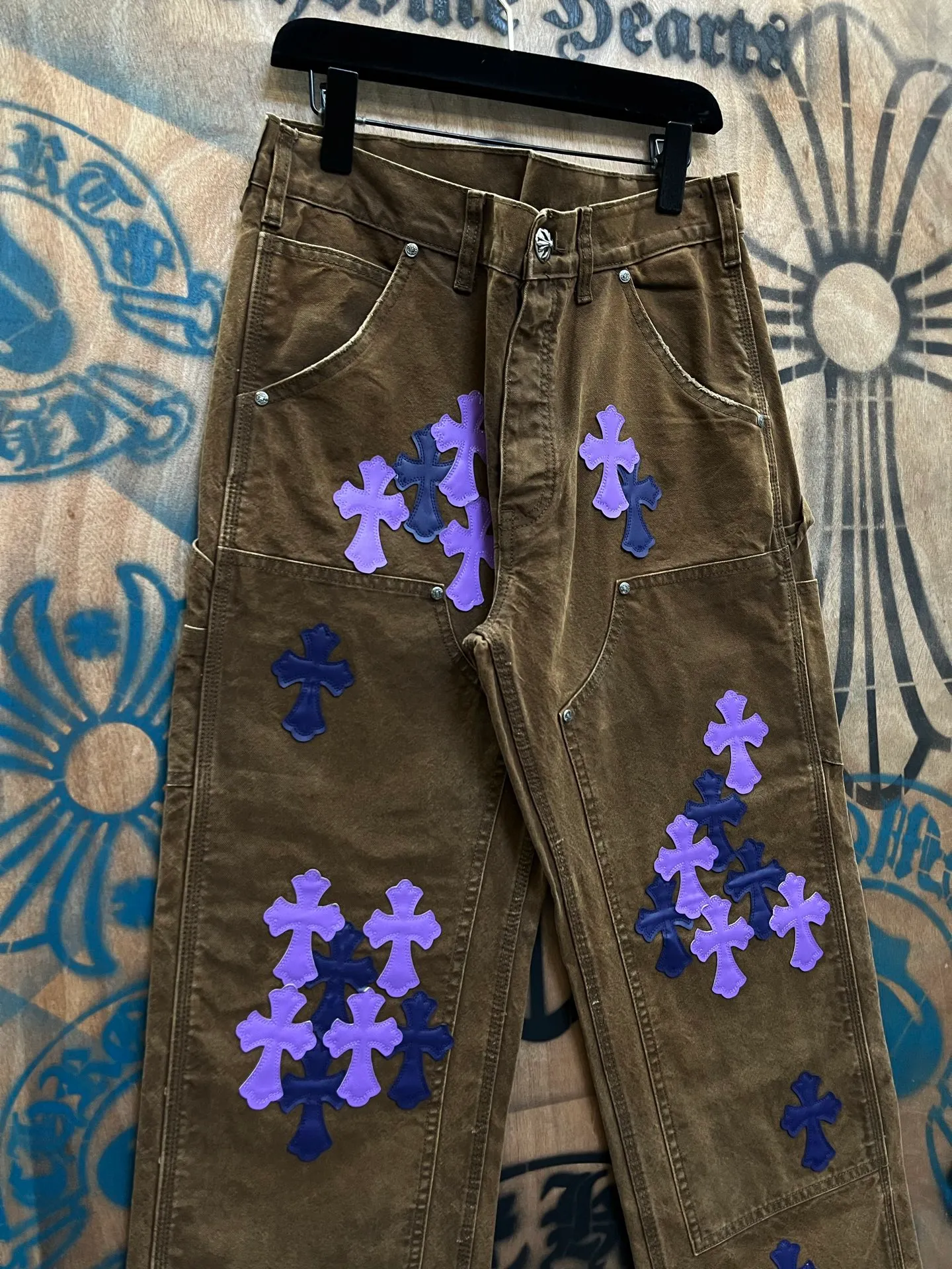 P640 Wang Zha is online! Heavy 15.5oz! Kill all market versions instantly! Price bottomed out chrome hearts limited series new city limited jeans Chrome Hearts city limited jeans vintage levis American made 501 505 517 base version remake Levis American made 501 base version imported sheepskin 925 silver remake Customers provide waist and pants length or height and weight The studio will select the most suitable base version for you to remake There are many people doing remakes in the market Don't belittle or comment The difference is visible to the naked eye See more and compare yourself #CHROME HEARTS Unisex size: 28 30 32 34 36 38 40 42